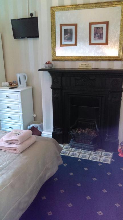 Hillcrest Guest House ランゴレン エクステリア 写真