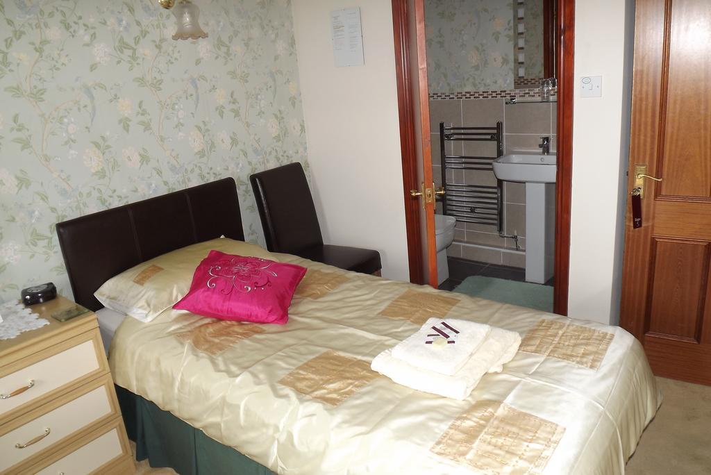 Hillcrest Guest House ランゴレン エクステリア 写真