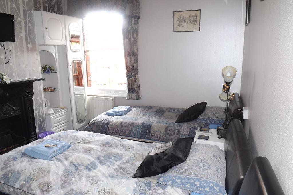 Hillcrest Guest House ランゴレン エクステリア 写真